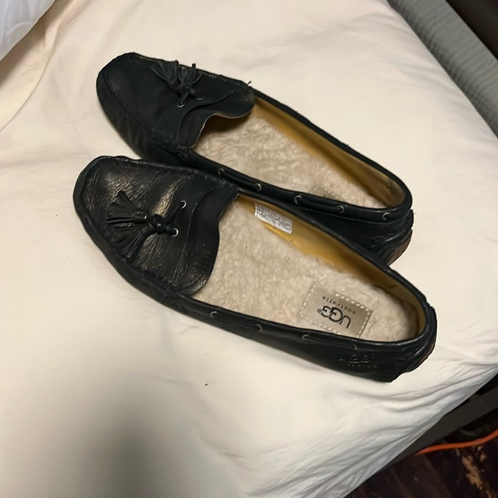 UGG Moccasins Metallic Leather Tassel Slip-On Slippers Size 8.5